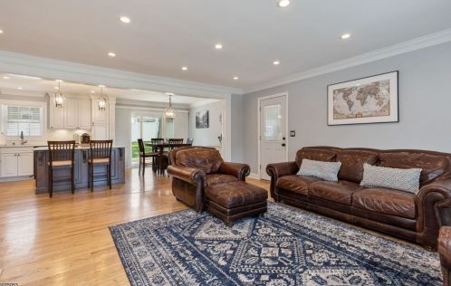 2051 Maple View Ct, Scotch Plains, NJ 07076-4619