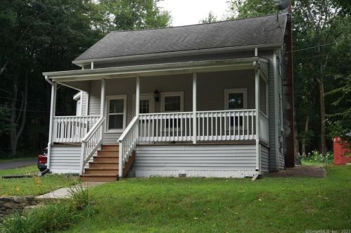 6 Longview St, Ellington CT  06029-4107 exterior