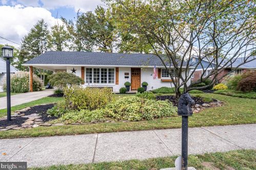 230 Bradley Ave, Tavistock, NJ 08033-2904