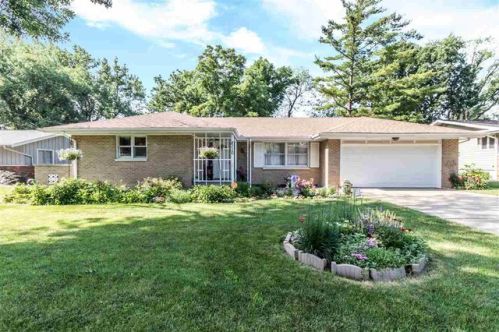 2110 Newman Pkwy, Peoria IL  61604-2417 exterior