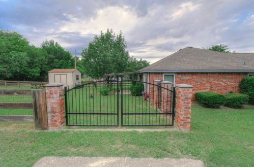 901 Clyde St, Fort Worth, TX 76108-1143