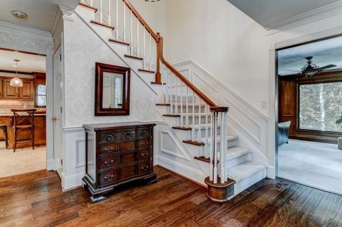 137 Roe Hampton Ln, Stone Mountain, GA 30087-2503