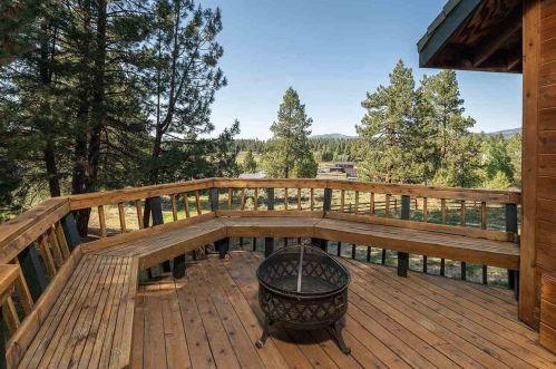 15800 Donnington Ln, Truckee CA  96161-1229 exterior