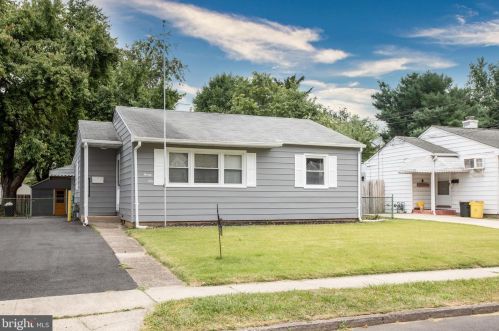 21 Downing Rd, Trenton, NJ 08628-3208