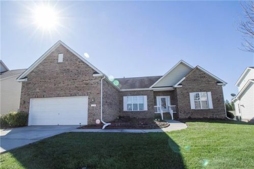 6812 Whirlaway Ct, Whitsett, NC 27377-9817