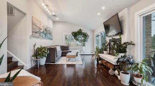 14600 Fairacres Rd, Silver Spring MD  20905-4432 exterior