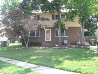 85 Oak Ln, Edison, NJ 08817-3570