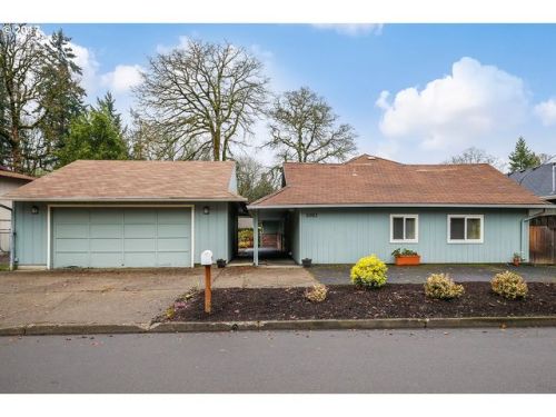 6983 Oakridge Dr, Gladstone, OR
