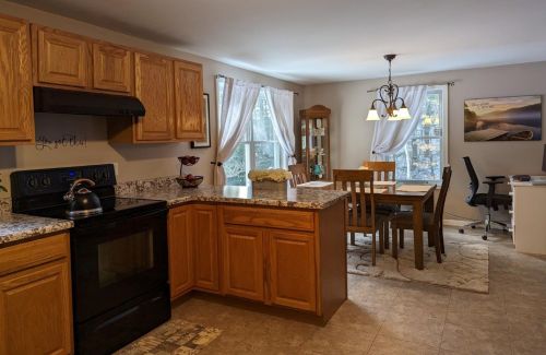 51 Merrill Dr, Bennington, NH 03442-4510