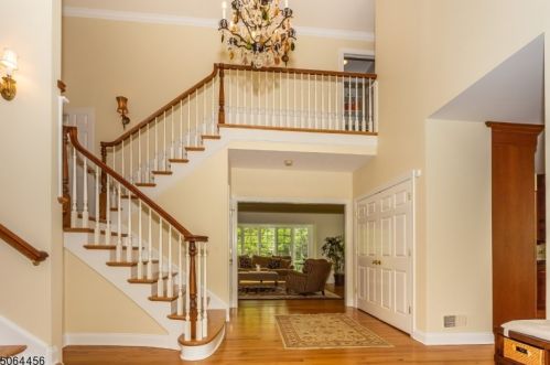 41 Rolling Hill Dr, Chatham Township, NJ 07928-1609
