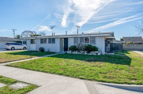 1430 Chalet Ave, Anaheim CA  92802-2147 exterior