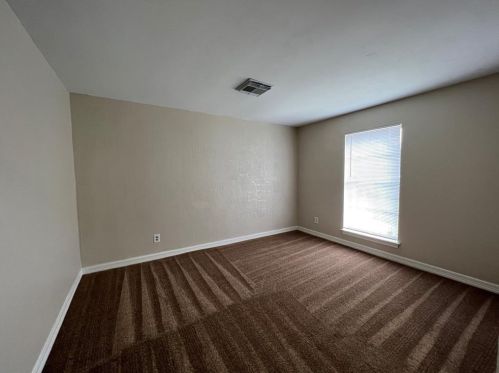 109 Houston St, Angleton TX  77515-4136 exterior