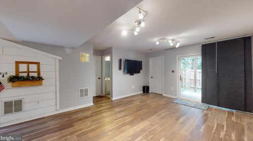 8459 Carmela Cir, Springfield VA  22153-4017 exterior