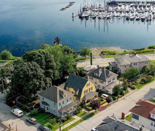 123 Ocean Ave, Providence, RI 02905-3628