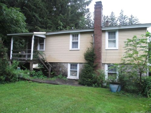 181 Massachusetts Ave, Waterbury, CT 06704-2729