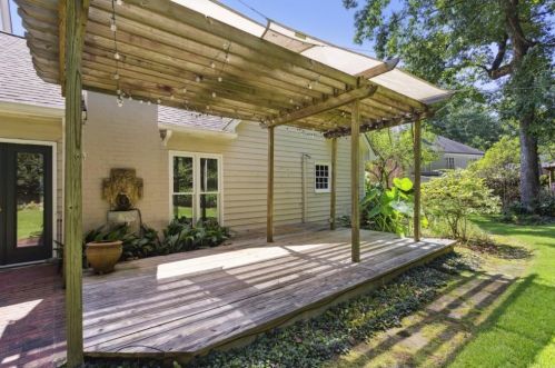 285 Brackenwood Cir, Atlanta GA  30328-2648 exterior