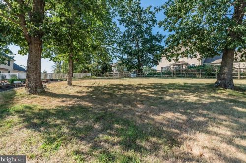 276 Pne Crk Dr, Carlisle PA  17013-9611 exterior