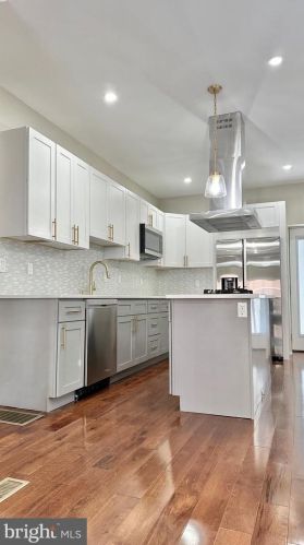 5350 Cedar Ave, Philadelphia PA  19143-1918 exterior