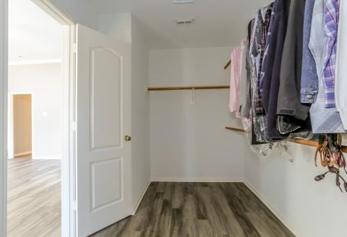 2207 Stoneycreek Park Ct, Conroe TX  77385 exterior