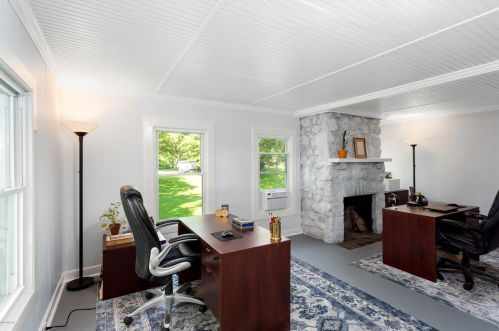 33 Parsonage Rd, Greenwich CT  06830-3955 exterior