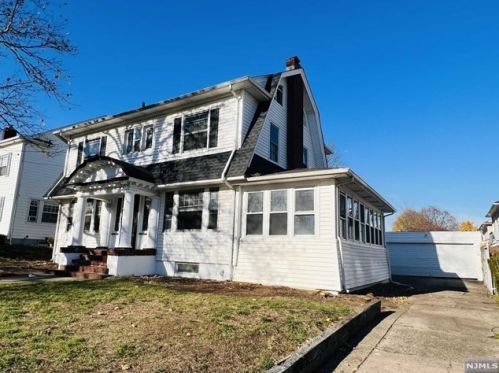 427 18th Ave, Paterson, NJ 07524-1115