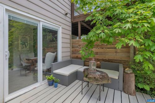 1474 Minor Ridge Ct, Charlottesville VA  22901-1630 exterior