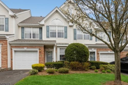 104 Cambridge Dr, Nutley, NJ 07110-3913