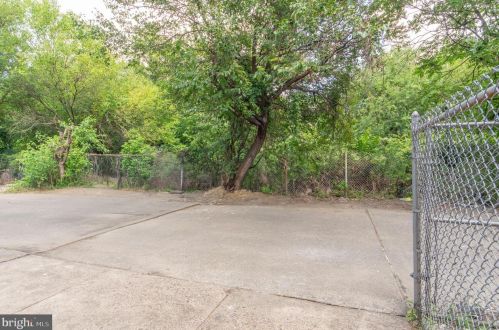 1649 Hunting Park Ave, Philadelphia PA 19140-2826 exterior