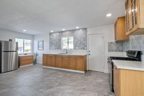 3547 Mira Pacific Dr, Oceanside CA  92056-3933 exterior