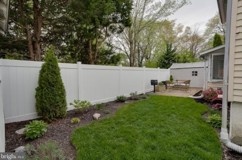 46 Nicholson Rd, Camden NJ  08106-1048 exterior