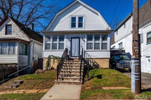25 Hanson Ave, Perth Amboy, NJ 08863-1730