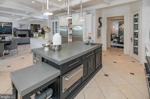110 Brooks Bnd, Princeton NJ  08540-7545 exterior