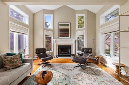 305 Sayre Dr, Princeton NJ  08540-5872 exterior