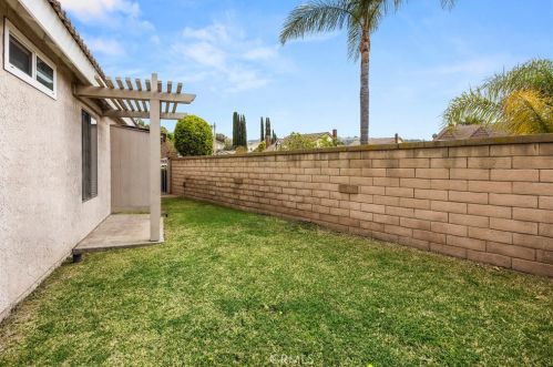 260 Brookside Ct, Anaheim CA  92808-1204 exterior
