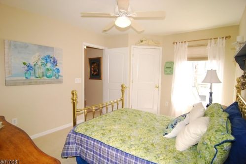 33 Junegrass Way, Hackettstown NJ  07840-4539 exterior