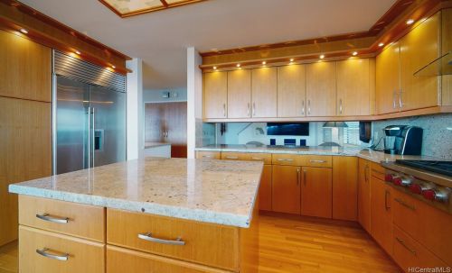 129 Kaulana Way, Honolulu, HI 96821-2532