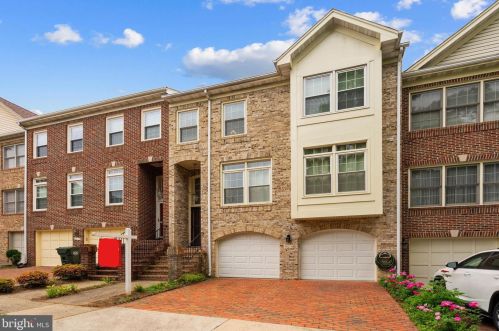 9515 Millgate Pl, Springfield, VA 22015-4295