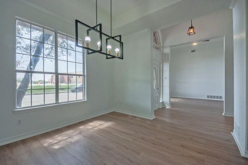 2502 Crosslands Dr, Garland TX  75040-3839 exterior