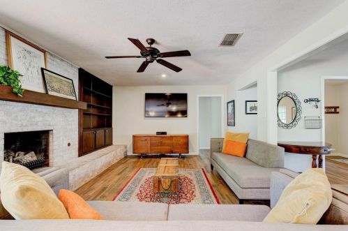 4708 Wheelock Dr, Fort Worth, TX 76133-5114