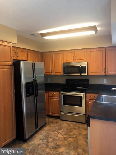 8475 Canyon Oak Dr, Springfield, VA 22153-3578