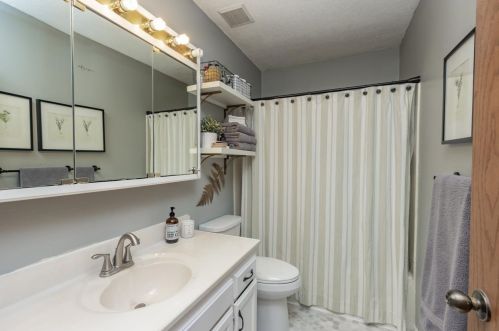 2622 Guthrie Ave, Saint Paul MN  55128-3923 exterior