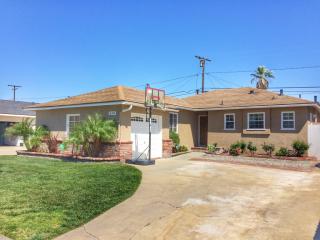 16304 Ardath Ave, Torrance, CA 90504-1521