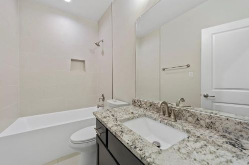 1525 Doyle Ave, Dallas TX  75203-3223 exterior