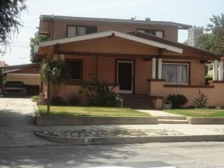 430 Kenoak Dr, Pomona, CA 91768-1911
