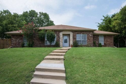 3817 Cemetery Hill Rd, Carrollton, TX 75007-2605