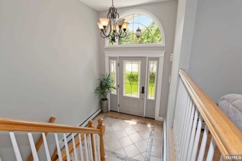123 Arcadia Rd, Allendale, NJ 07401-2003