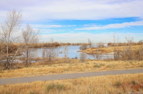 27270 Lakeview Dr, Aurora CO 80016-2514 exterior