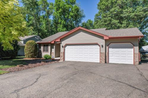 344 9th St, Columbus, MN 55025