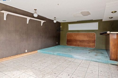 1994 Evergreen Ave, San Leandro CA 94577-6202 exterior