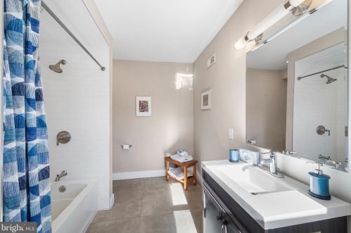 1636 Eyre St, Philadelphia PA  19125-2420 exterior